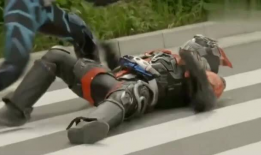 女战士被暴打肚子视频,肚腹受创引关注