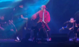 张艺兴跳舞视频,动感舞姿诠释音乐灵魂