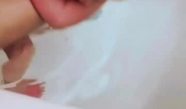 婴儿洗澡视频,温馨互动，快乐成长